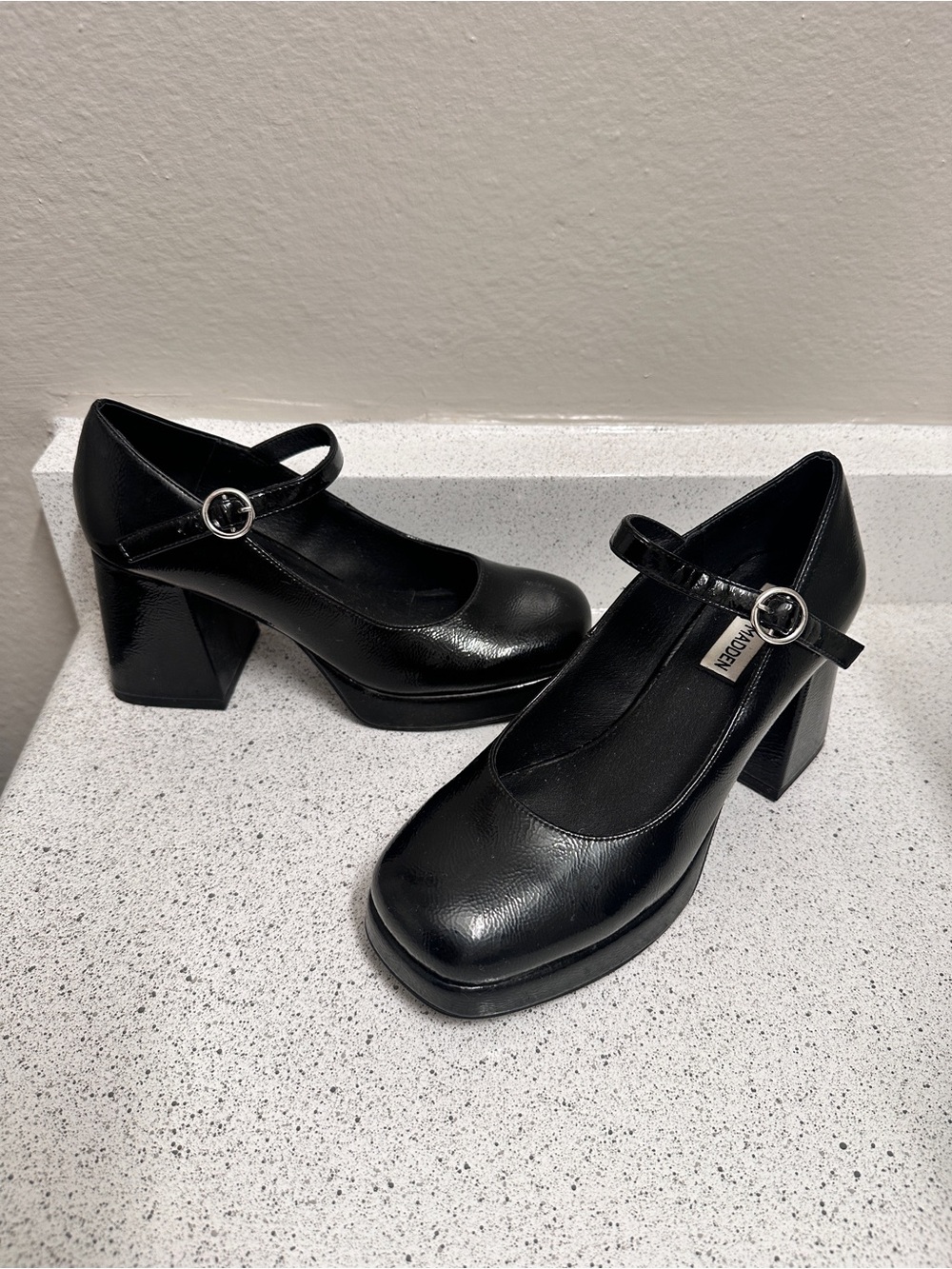 Steve Madden Black Patent Mary Jane Flats with Round Buckle